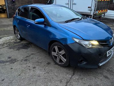 Used Toyota Auris 132 HP (97 kW) 2013 Blue Hatchback