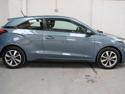Used Hyundai i20 SE 84 HP (61 kW) 2017 Blue Coupe