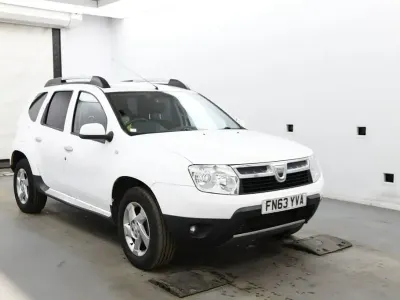 Usado Dacia Duster Lauréate 110 HP (80 kW) 2013 Branco SUV