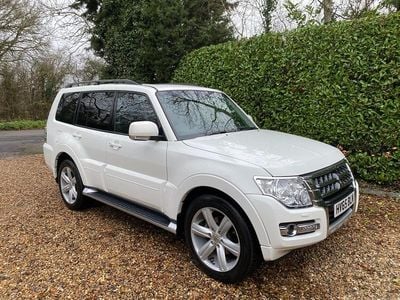 White Used 2015 Mitsubishi Shogun SUV | £12,995 (Fair price)