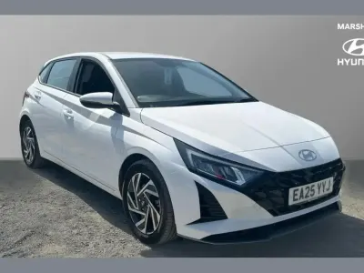 Used Hyundai i20 Advanced 100 HP (73 kW) 2025 White Hatchback