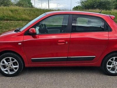 Red Used 2015 Renault Twingo Dynamique Hatchback | £4,695 (A bit pricey)