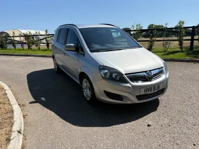 Used Vauxhall Zafira 140 HP (102 kW) 2011 Silver MPV