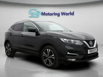 Używany Nissan Qashqai N-Connecta 140 KM (102 kW) 2021 Czarny SUV