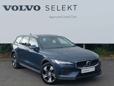 Used Volvo V60 CC Pro 197 HP (144 kW) 2021 Blue Estate
