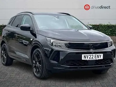 Begagnad Vauxhall Grandland X GS Line 130 HK (95 kW) 2022 Svart SUV