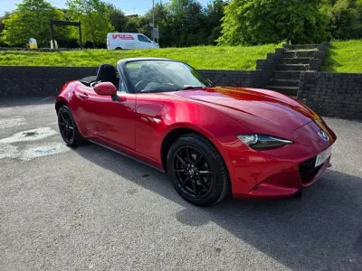 Usado Mazda MX5 131 HP (96 kW) 2017 Vermelho Cabrios