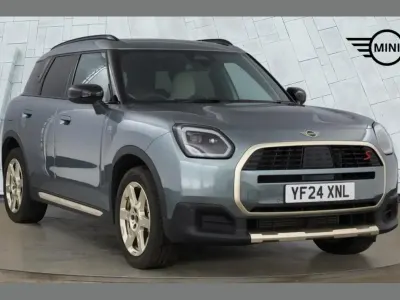 Usado Mini Countryman Exclusive 214 CV (157 kW) 2024 Verde SUV