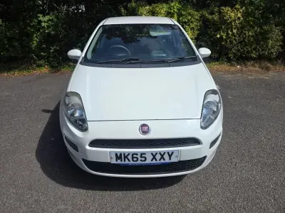 Used Fiat Punto Pop 69 HP (50 kW) 2015 White Hatchback