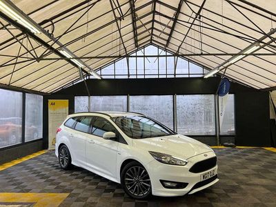 Used Ford Focus ST-Line 125 HP (91 kW) 2017 White Estate