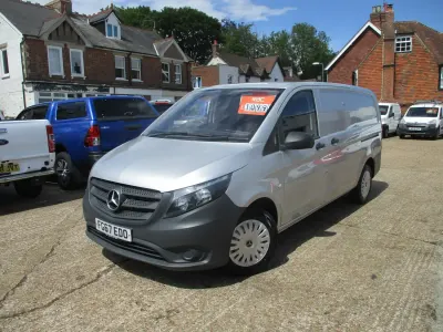 Usado Mercedes Vito 2017 Prateado Van