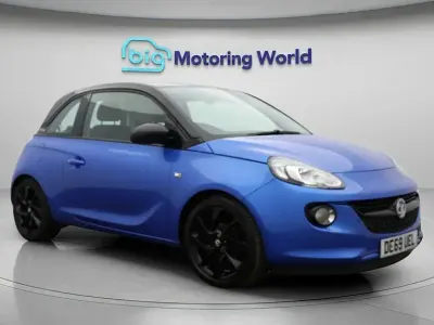 Usado Vauxhall Adam 70 CV (51 kW) 2019 Azul Utilitario