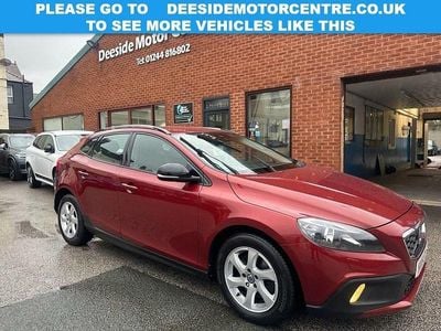 Red Used 2015 Volvo V40 SE Hatchback | £6,250 (Fair price)