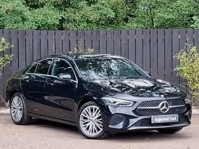 Used Mercedes CLA200 Executive 163 HP (119 kW) 2025 Black Estate