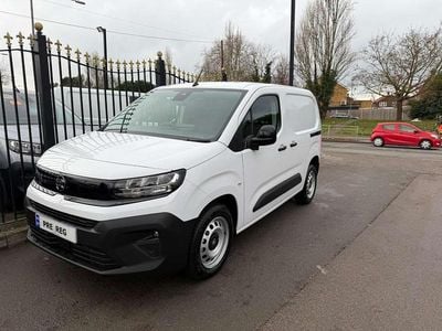 Nowe Vauxhall Combo 100 KM (73 kW) 2025 Biały Van