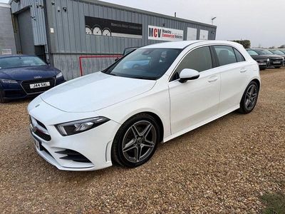 Begagnad Mercedes A180 AMG line 136 HK (100 kW) 2018 Vit Halvkombi