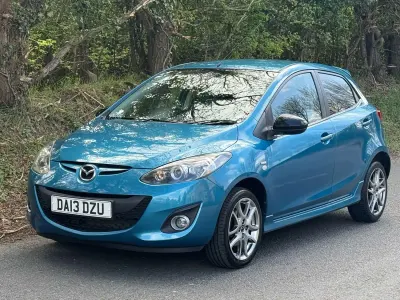 Begagnad Mazda 2 Edition 2013 Blå Halvkombi