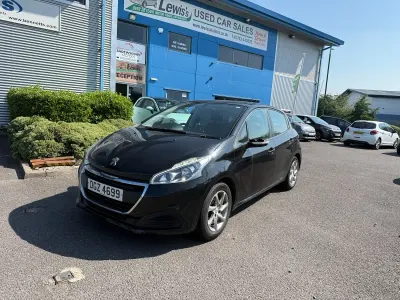 Used Peugeot 208 Active 68 HP (50 kW) 2016 Black Hatchback