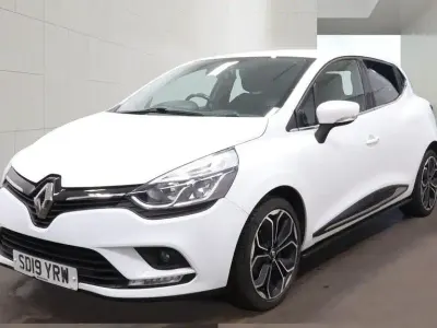 Used Renault Clio IV Iconic 90 HP (66 kW) 2019 White Hatchback