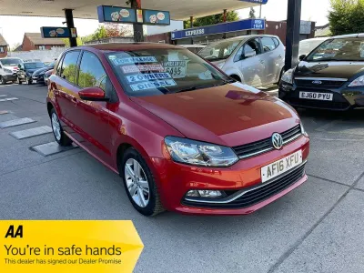 Begagnad VW Polo Match 90 HK (66 kW) 2016 Röd Halvkombi