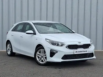 Used Kia Ceed 2021 White Hatchback