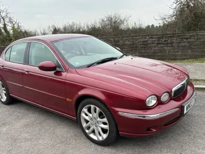 Usado Jaguar X-type 156 HP (114 kW) 2003 Vermelho Sedan