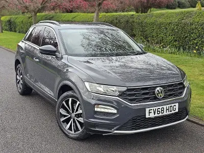 Usado VW T-Roc SE 115 HP (84 kW) 2018 Cinzento SUV