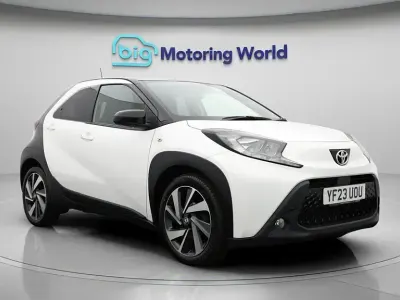 Używany Toyota Aygo X 72 KM (52 kW) 2023 Biały SUV