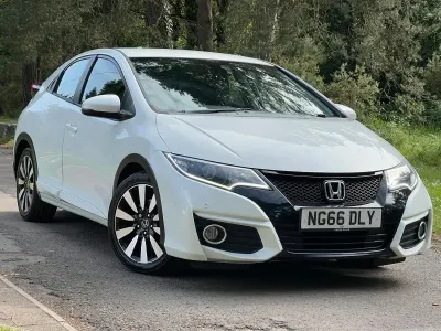 Used Honda Civic SE Plus 142 HP (104 kW) 2017 White Hatchback