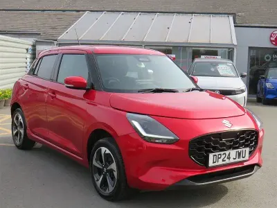 Używany Suzuki Swift 82 KM (60 kW) 2024 Czerwony Hatchback