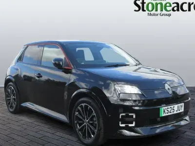 Used Renault 5 E-Tech Iconic 110 kW (150 HP) 2025 Black Hatchback
