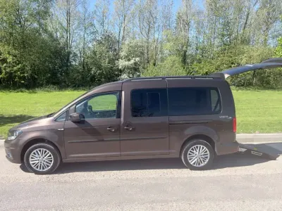 Używany VW Caddy Life 122 KM (89 kW) 2020 Brązowy Minivan