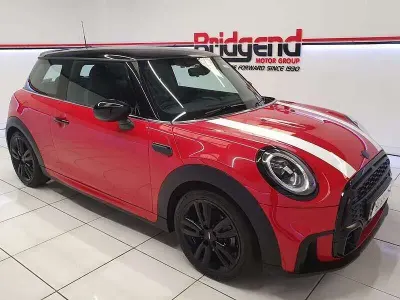 Używany Mini Cooper Hatch 2021 Czerwony Hatchback