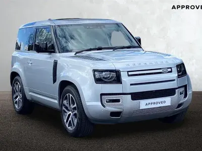 Usado Land Rover Defender 400 CV (294 kW) 2023 Plateado Familiar
