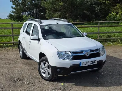 Begagnad Dacia Duster Lauréate 110 HK (80 kW) 2013 Vit SUV