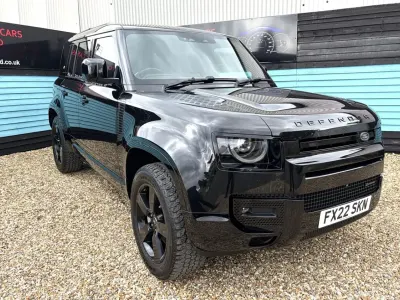 Używany Land Rover Defender SE Dynamic 300 KM (220 kW) 2022 Czarny SUV
