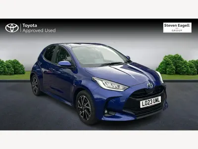 Used Toyota Yaris Hybrid Design 2023 Blue Hatchback