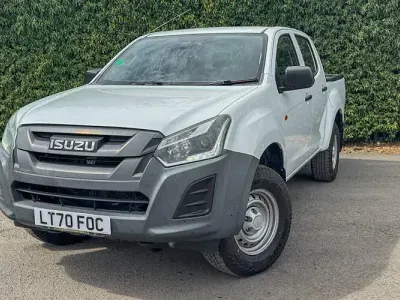 Used Isuzu D-Max 165 HP (121 kW) 2020 White Cabriolet