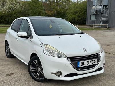 Used Peugeot 208 82 HP (60 kW) 2013 White Hatchback