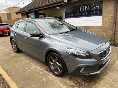 used Volvo V40 CC Cross Country (2015/64)D2 Lux Nav 5d