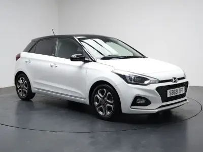 Used Hyundai i20 84 HP (61 kW) 2020 White Hatchback