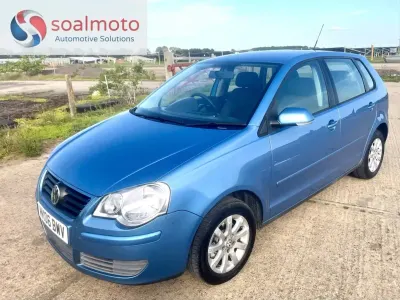 Begagnad VW Polo SE 2006 Blå Halvkombi