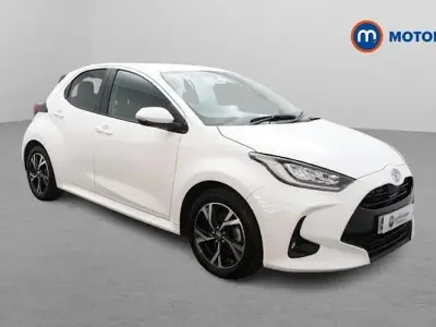 Gebraucht Toyota Yaris Hybrid Design 116 PS (85 kW) 2026 Kleinwagen