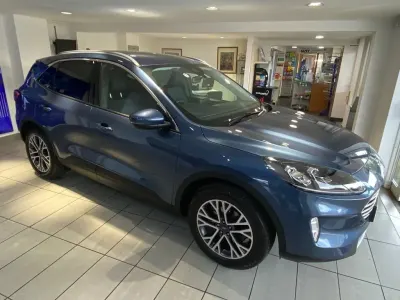 Usado Ford Kuga Titanium 190 CV (139 kW) 2022 Azul SUV