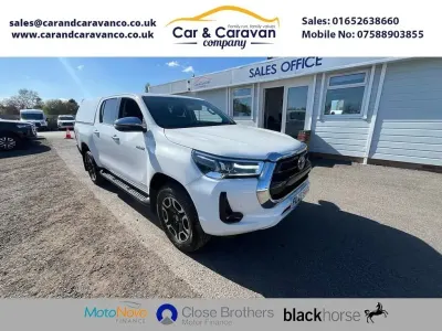 Usado Toyota HiLux 150 HP (110 kW) 2023 Branco Pickup