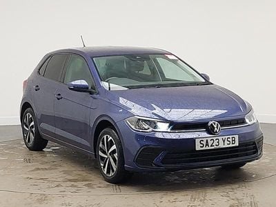 Used VW Polo Life 80 HP (58 kW) 2023 Purple Hatchback