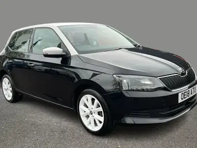 Usado Skoda Fabia Colour Edition 95 HP (69 kW) 2018 Preto Citadino