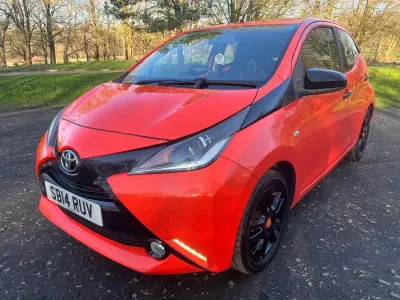 Used Toyota Aygo X-cite 68 HP (50 kW) 2014 Orange Hatchback