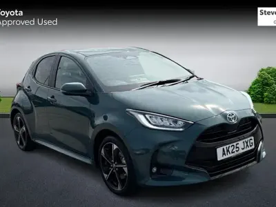 Used Toyota Yaris 131 HP (96 kW) 2025 Green Hatchback