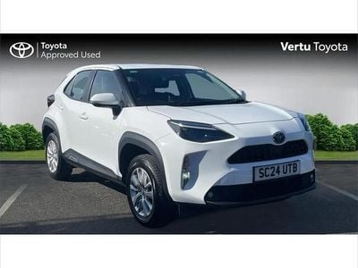 Usado Toyota Yaris Cross 113 HP (83 kW) 2024 Branco SUV